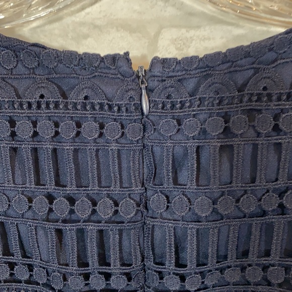 Lulu’s Sleeveless navy lace cut out dress size XL - Picture 9 of 11